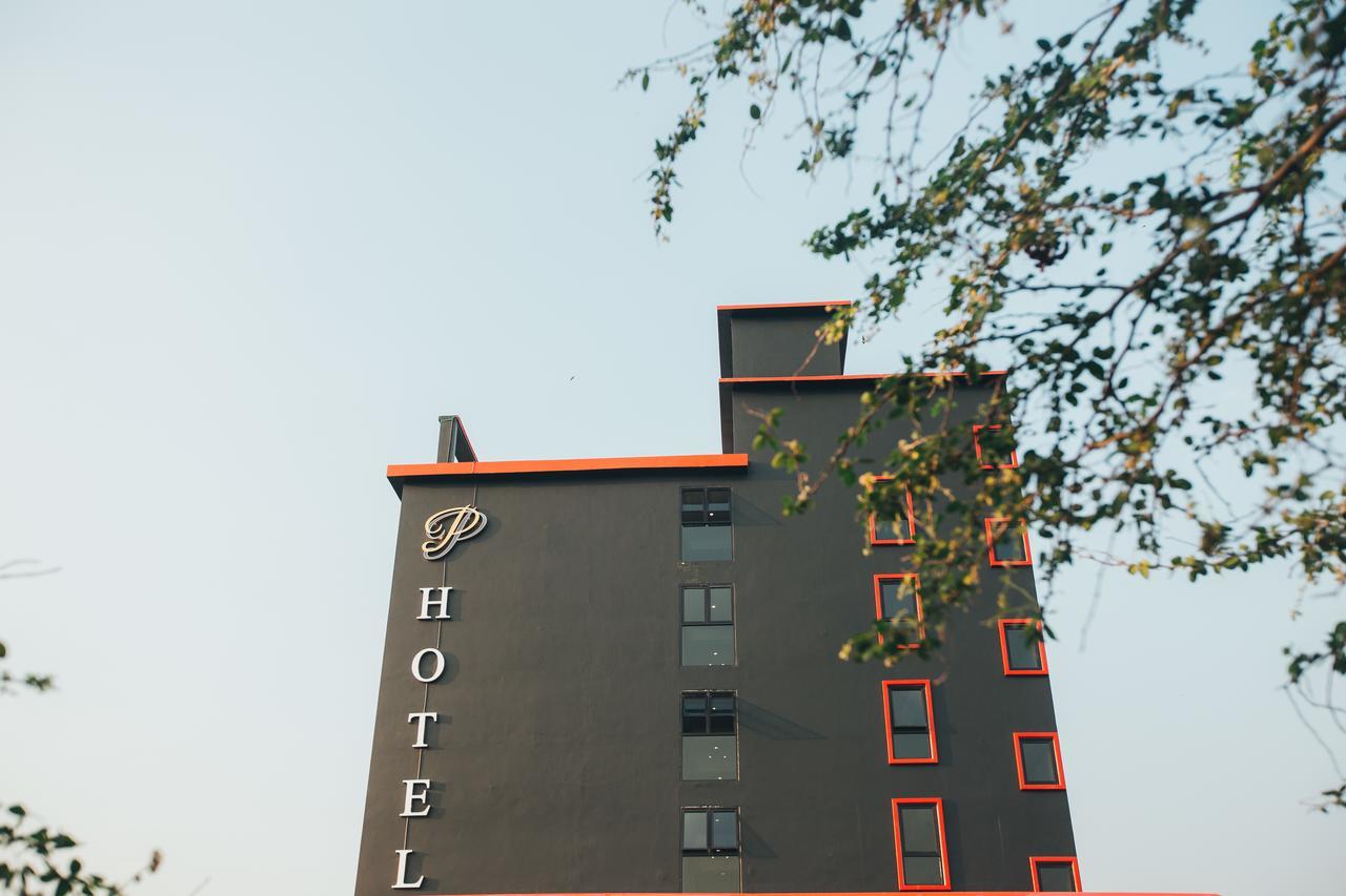 Pp@Hotel Rangsit Патхумтхані Екстер'єр фото