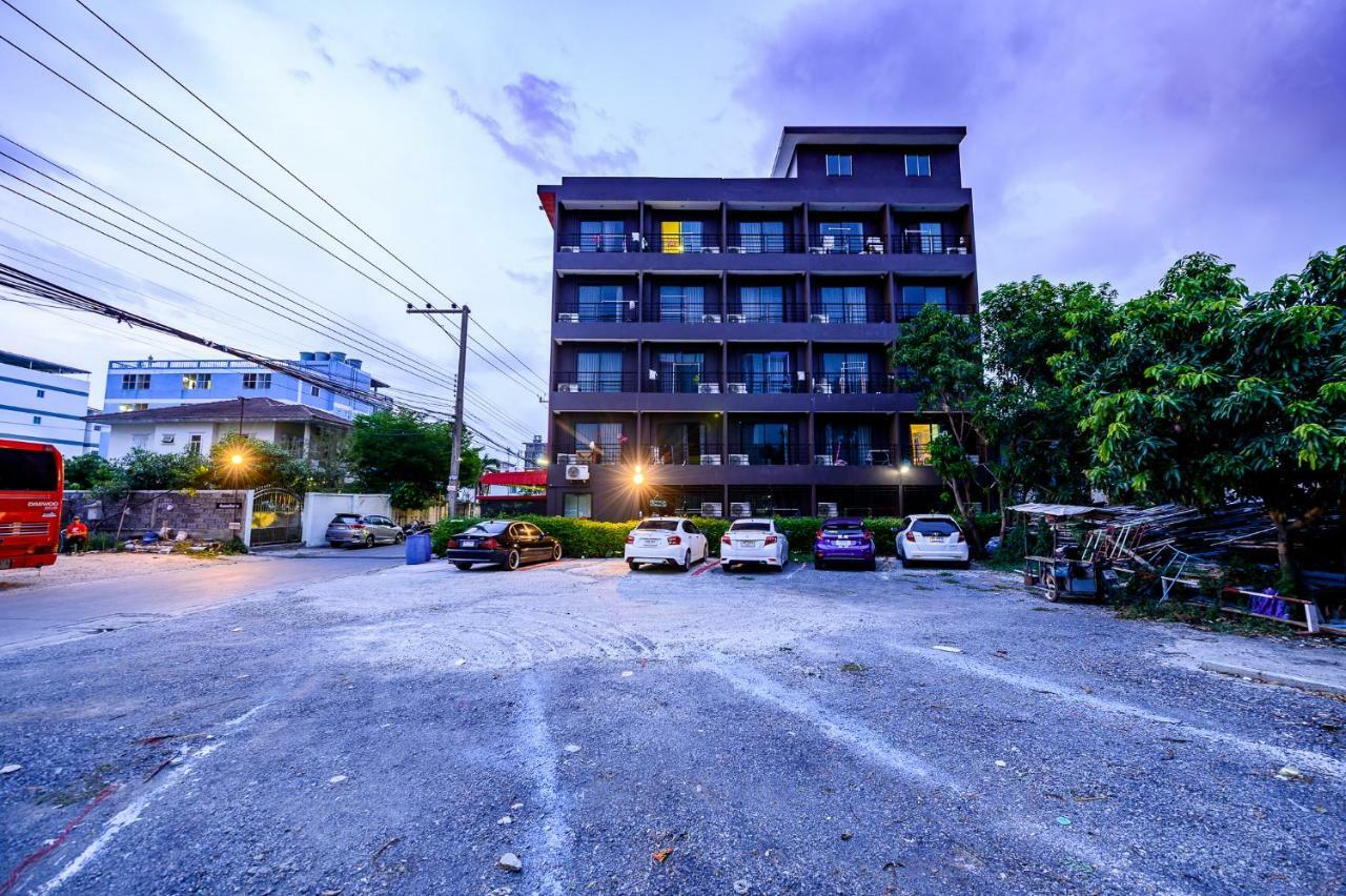 Pp@Hotel Rangsit Патхумтхані Екстер'єр фото