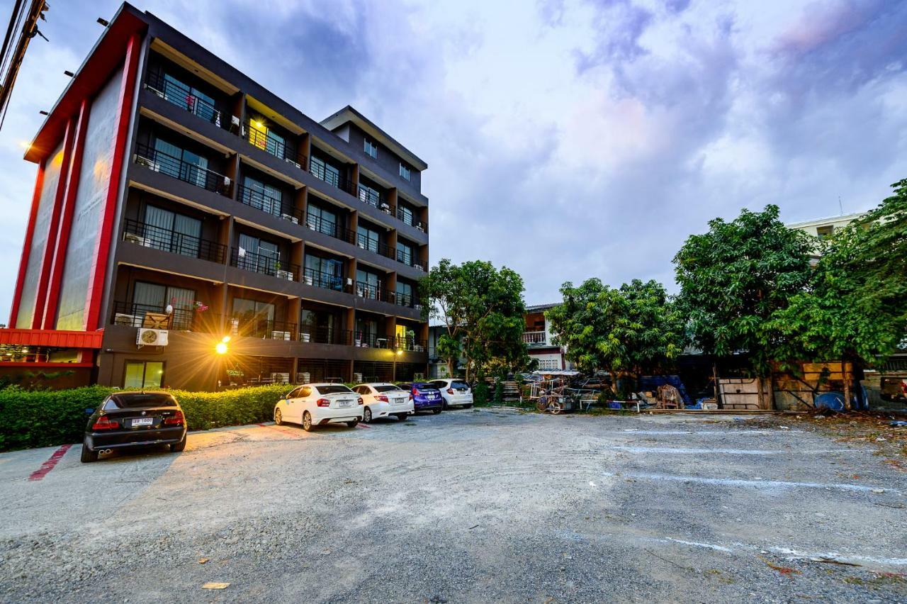 Pp@Hotel Rangsit Патхумтхані Екстер'єр фото